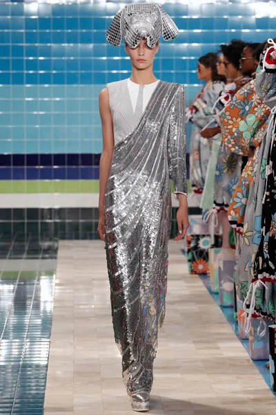 Look 1